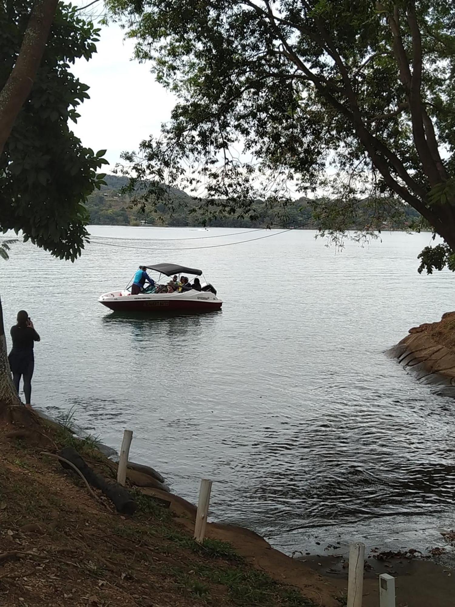 Apartamento Do Lago, Com Churrasqueira Privativa , Cozinha , Internet Banda Larga, Rampa Barco E Jet, Pesqueiro - B101 Caldas Novas Extérieur photo