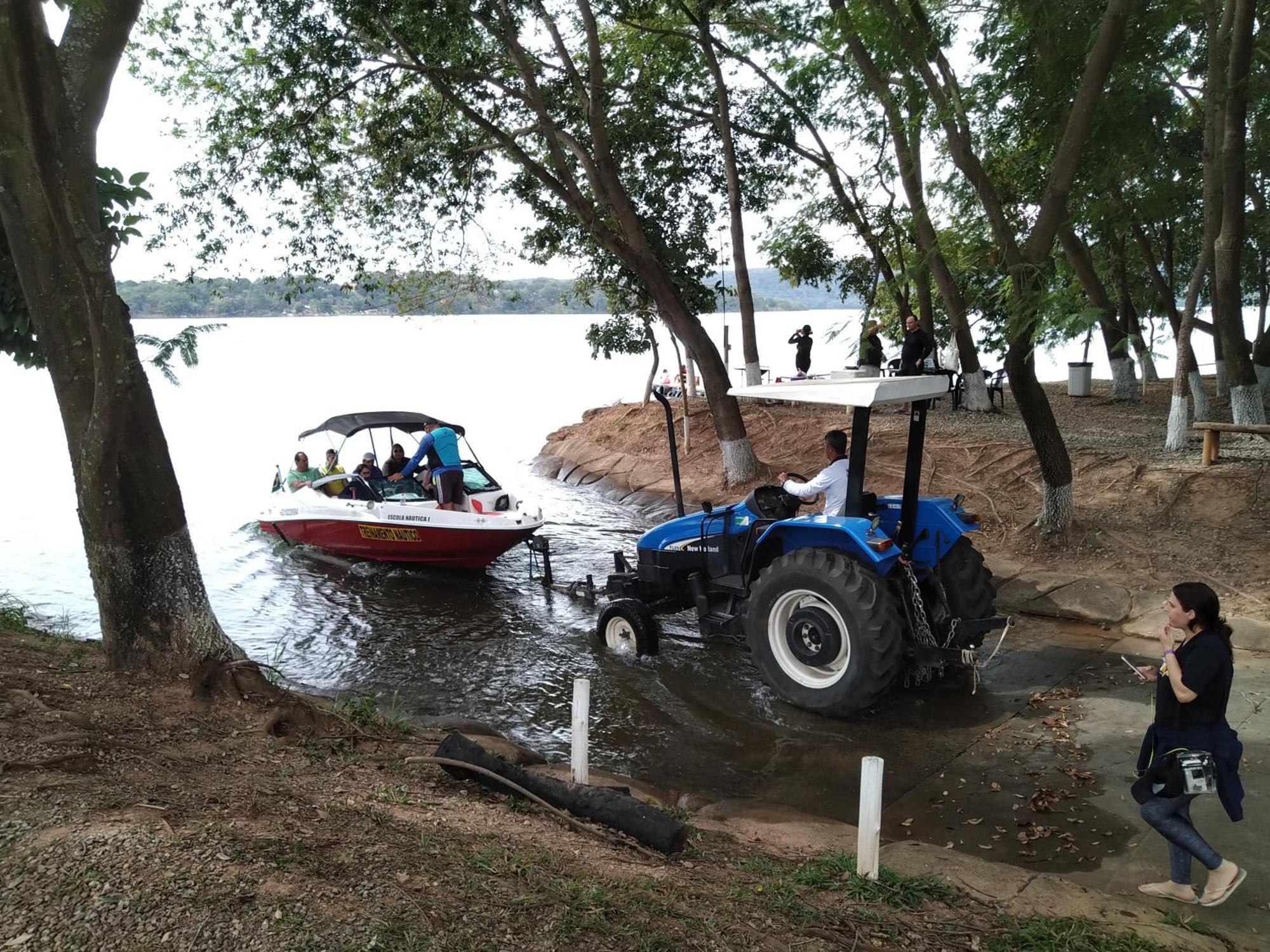 Apartamento Do Lago, Com Churrasqueira Privativa , Cozinha , Internet Banda Larga, Rampa Barco E Jet, Pesqueiro - B101 Caldas Novas Extérieur photo